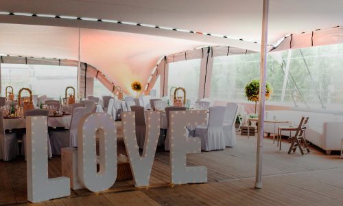 Heiraten im Zelt in Österreich. Stretchzelte in Oberösterreich zum heiraten im Garten oder Freien.